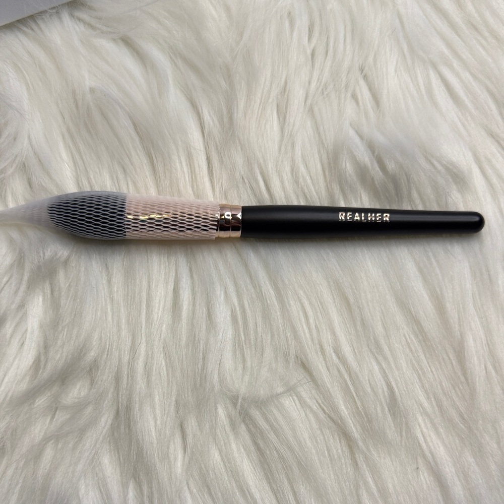 Realher Black Makeup Brush contour /blush